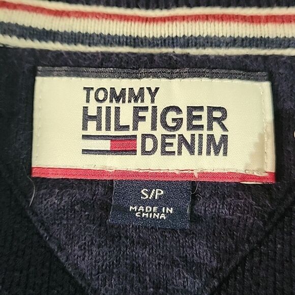 Tommy Hilfiger Denim Men's Navy and Red Zip-Up Sweater - Picture 4 of 6